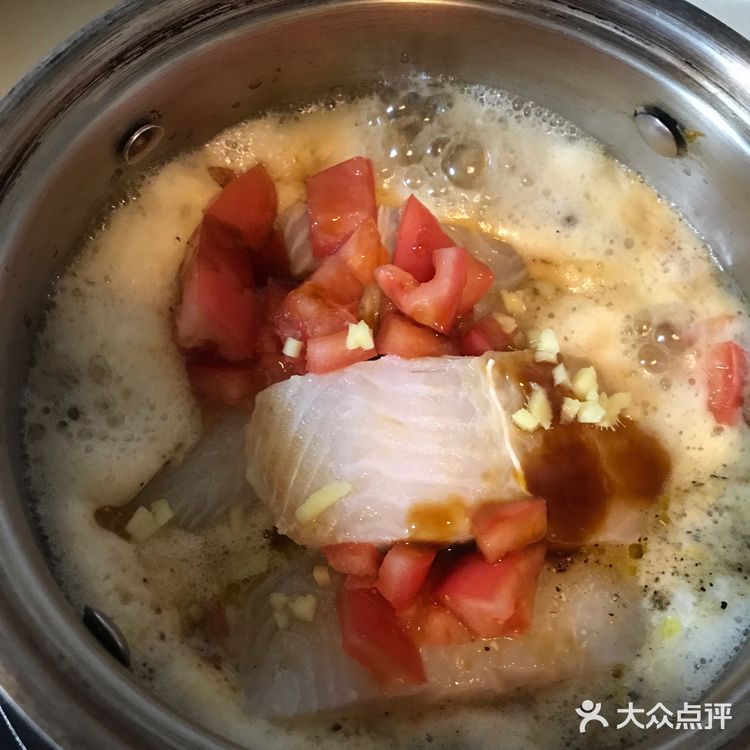 香菜，小米辣。巨巨巨好吃汤也很鲜美！
