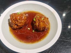 咸蛋黄狮子头-梅飞酒家(桑园路店)