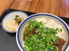 -云阿蛮云南生烫牛肉米线(奉贤路店)