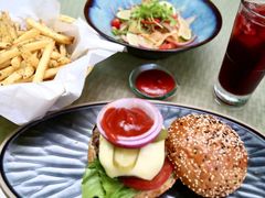 -Let'sBURGERplus·非常创意汉堡(三里屯店)