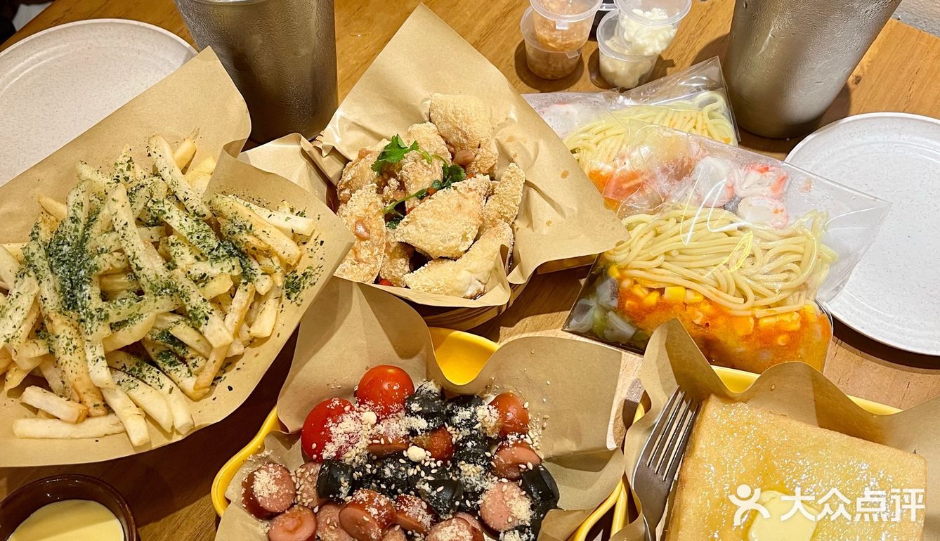 每次朋友来龙岗都会安利一下老表叹茶哈哈哈，便宜又好吃