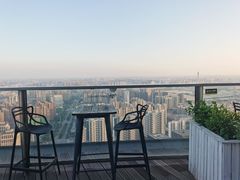 -黄金时代游泳健身云畔会所(绿地中心双子塔店)