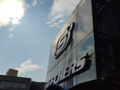 -SKECHERS 斯凯奇(上海国际时尚中心店)
