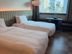 -杭州西湖湖滨银泰亚朵酒店