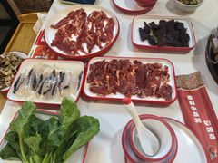 -毛辣果·贵州红酸汤牛肉火锅(西单店)