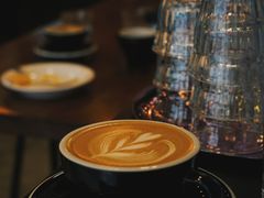 拿铁-black rainbow coffee