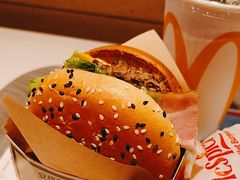 安格斯MAX厚牛培根堡-麦当劳(曲阳店)