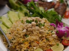 -Chom Cafe and Restaurant