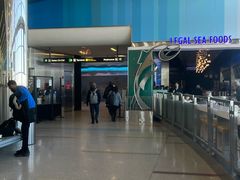 -爱德华·劳伦斯·洛根将军国际机场