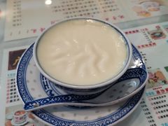 -广信牛奶甜品世家(台东店)