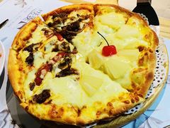 海鲜菠萝榴莲双拼披萨-麦甜创意轻食餐厅(西康路店)