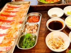 -围炉肉舍•炭烤活鳗•丹东海鲜烤肉(步行街店)