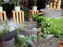 -瑞虹新天地月亮湾