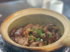 腊肠腊肉叉烧煲仔饭-红星光发煲仔饭(大石街店)