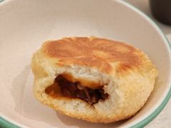 酥皮焗叉烧包-添好运点心专门店(深水埗店)