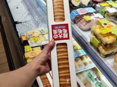 -瑞虹新天地月亮湾