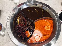 艳红酸辣三拼锅-陳艳红火锅(港汇店)
