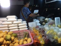 -芒果糯米饭摊子