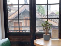 靠窗位-壹丁咖啡(宽窄巷子店)
