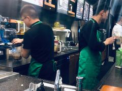 -星巴克(上海虹桥新天地二店)
