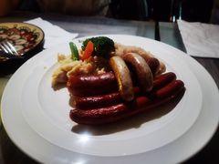 -LENBACH兰巴赫西餐啤酒坊(大连东港店)