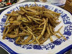 野芦蒿根炒香干肉丝-广迎居老正兴菜馆