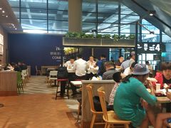 大堂-肯德基(虹桥机场T2北指廊精选外卖点店)