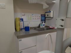 -瑞泰口腔(龙湖门诊)