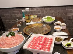 -小天鹅火锅·一线江景洪鼎旗舰店(洪崖洞店)