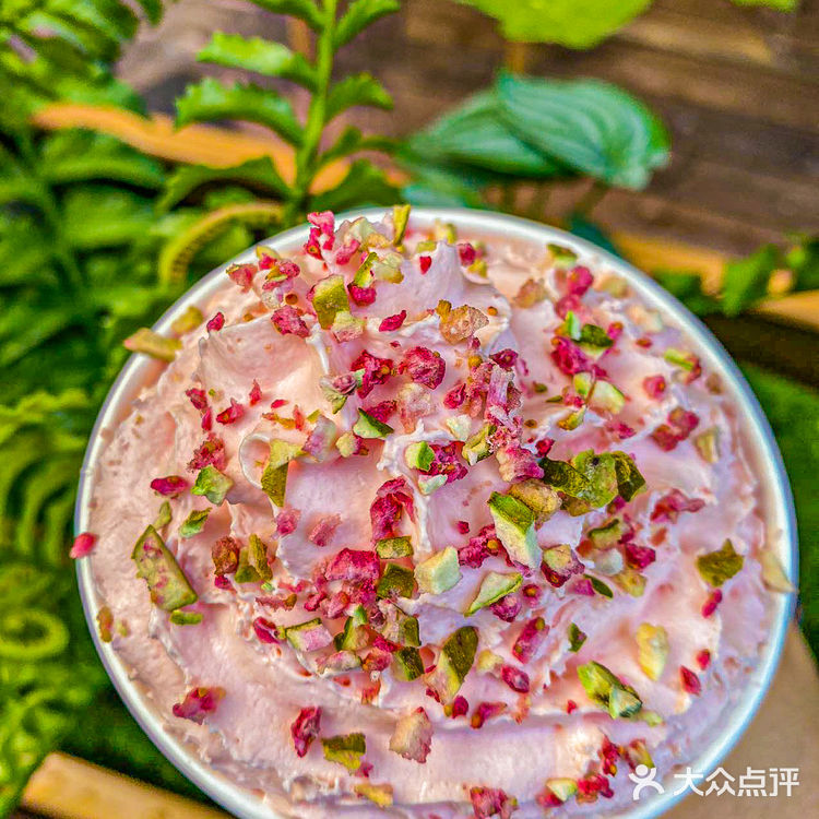 饮品  |  一夜之间火遍杭州的霸王茶姬，真的深得我心❣️