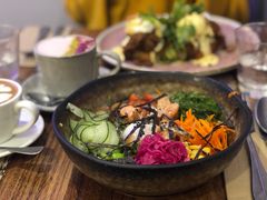 salmon&nbsp;poke&nbsp;bowl-FLOVIE FLORIST CAFE