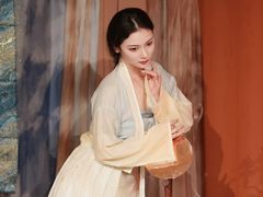 -瑞虹新天地月亮湾