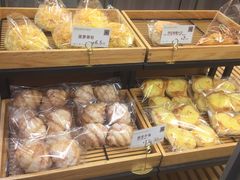 -顶东面包花园·生日蛋糕(世博店)