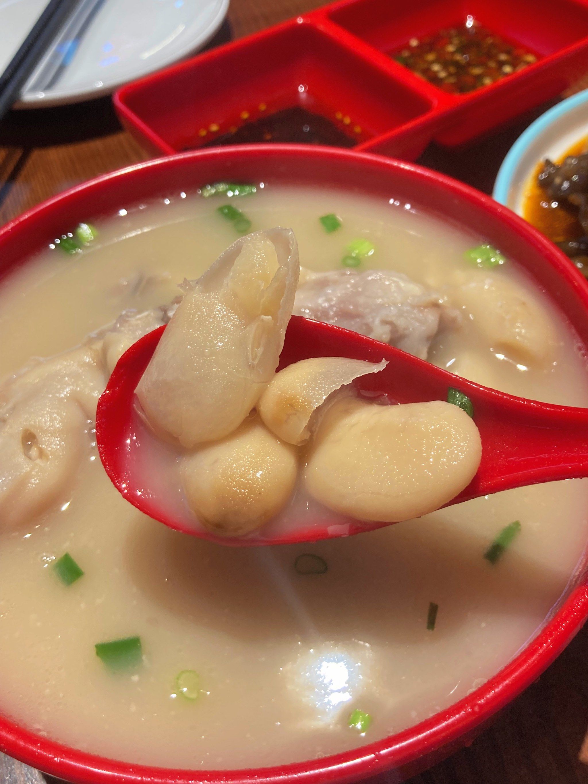 99一走进店内这家蹄花店,那浓郁的川菜香气便扑鼻