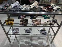 -Onitsuka Tiger(港汇恒隆广场店)