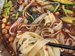 -周良天山牛杂城(天山路总店)