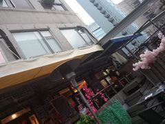-layback cafe & bar