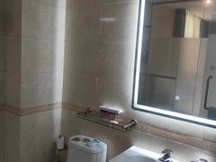 -德全心悦酒店(北京金台路地铁站店)