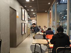 -麦当劳(轻轨曹杨路店)