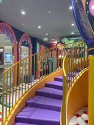 -Qmiss家庭娱乐中心(恒隆广场店)