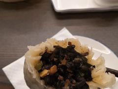 乌米咸蛋黄烧卖-佬泰丰斋· 乌镇茶食餐厅