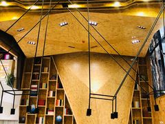 -新华里咖啡书吧(新华书店小寨店)