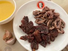 -闫家驴肉老店(华电一校店)