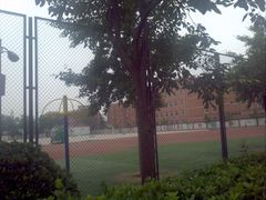 操场-北京商贸学校