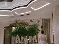 -浅深(世茂滨江精品店)