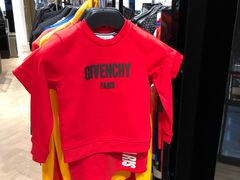 -GIVENCHY(佛罗伦萨小镇奥莱店)