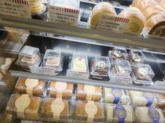 -红宝石·鲜奶小方·海派西点房(控江店)