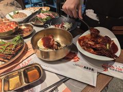 -草家酱蟹炭火烤肉店(珲春南路一店)