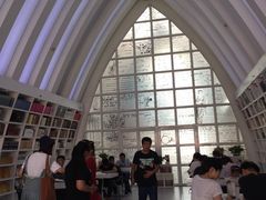 -钟书阁(松江泰晤士小镇店)