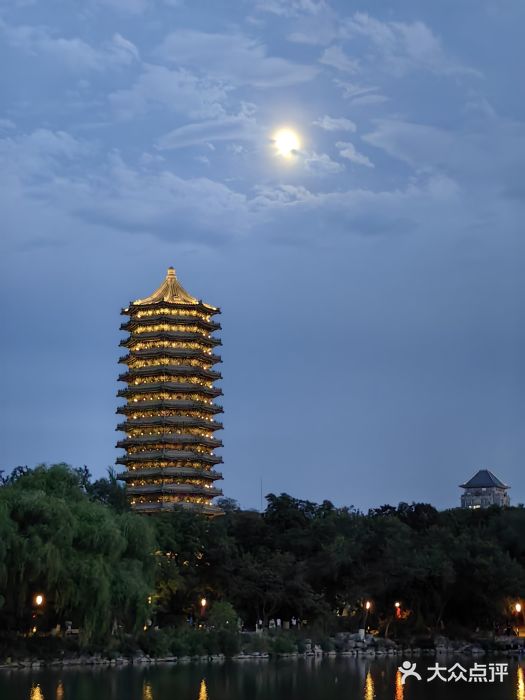 博雅塔图片